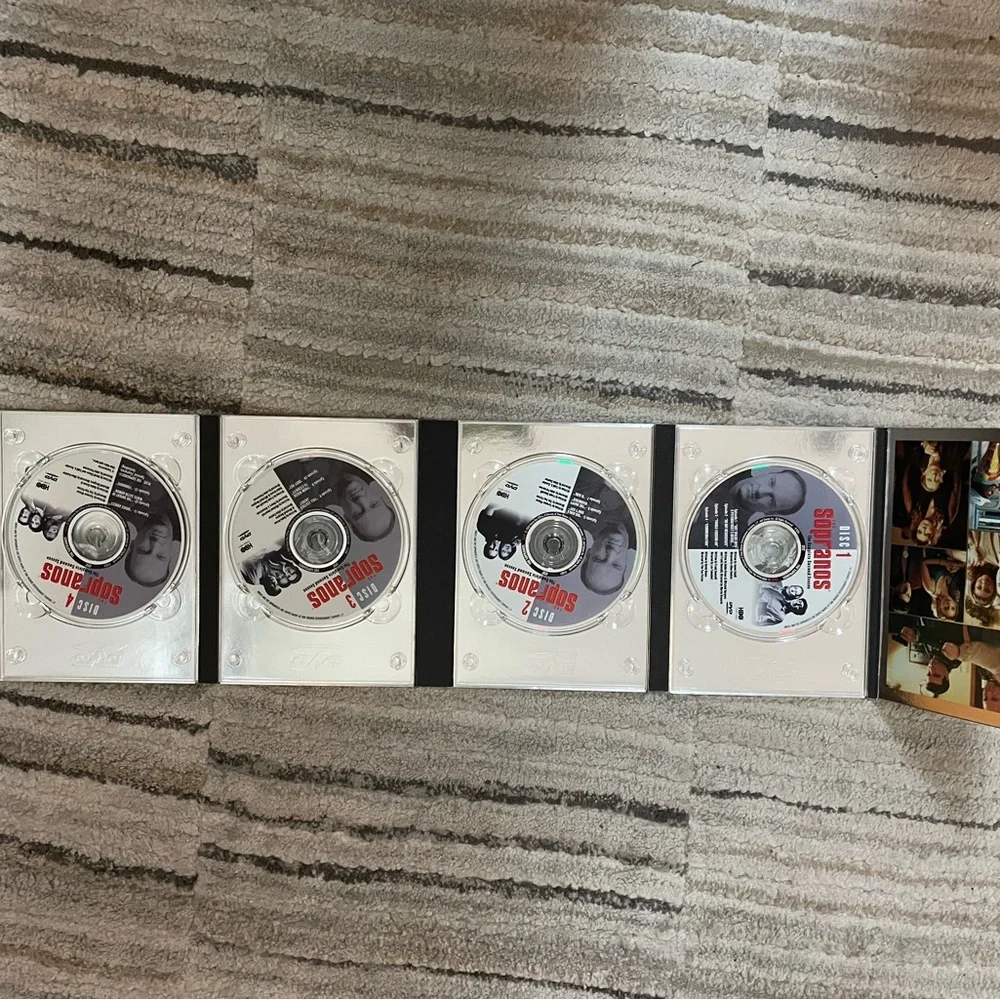 The Sopranos - 2nd Season, 4 DVD Set - Picture 4 of 7